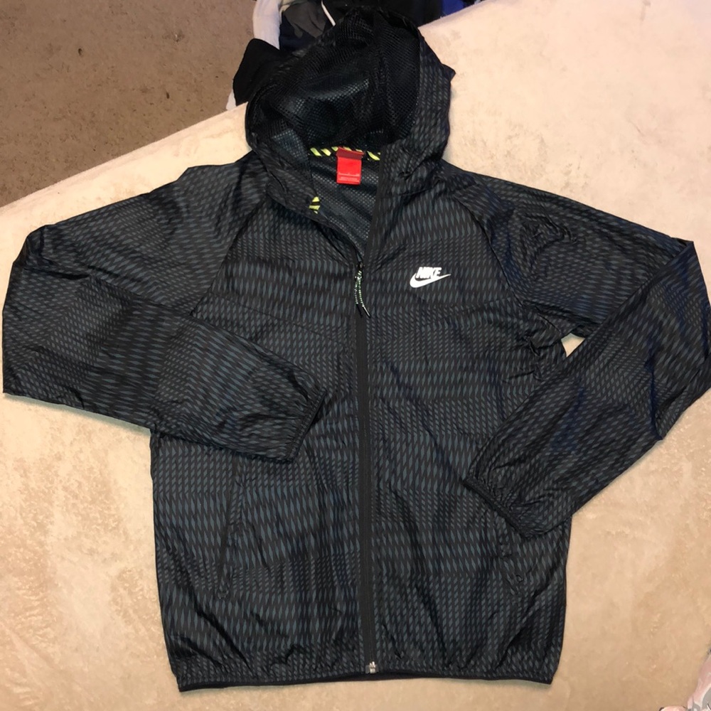 Women’s Nike Waterproof/ Rain Resistant Jacket